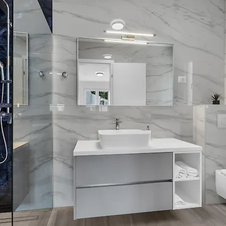 Bava - Swimming Pool With Sea View ماكارسكا