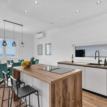 Bava - Swimming Pool With Sea View ماكارسكا