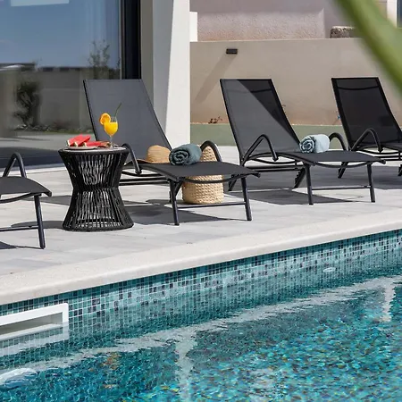 Bava - Swimming Pool With Sea View ماكارسكا