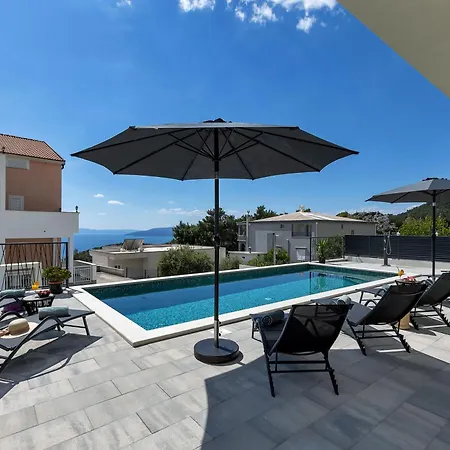 Bava - Swimming Pool With Sea View