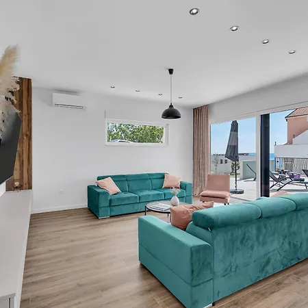 فيلة Bava - Swimming Pool With Sea View ماكارسكا