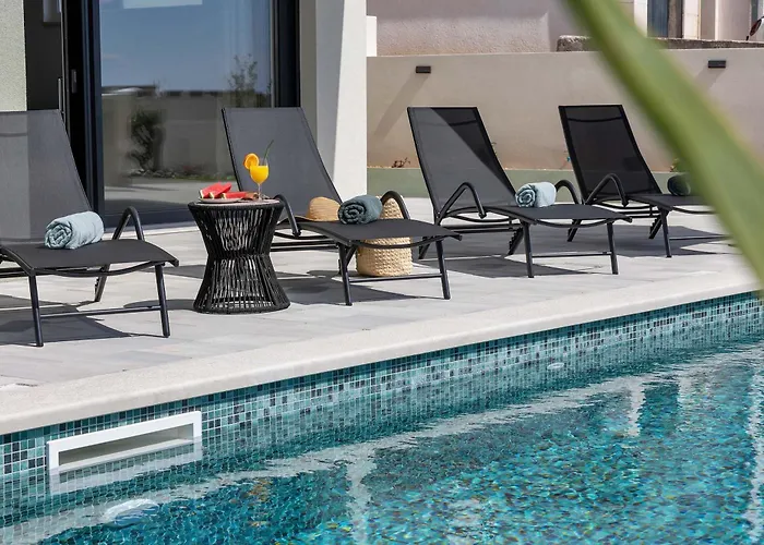 Bava - Swimming Pool With Sea View ماكارسكا