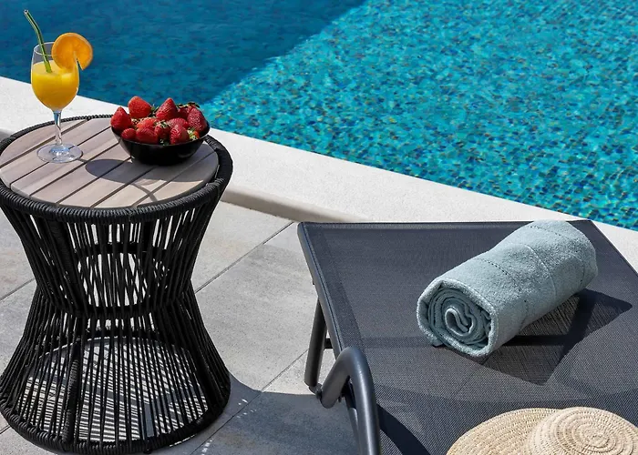 Bava - Swimming Pool With Sea View ماكارسكا